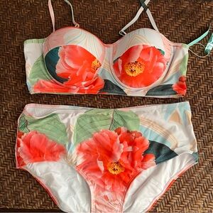 Fashion novaFloral Bikini Set with Red and Green Accents